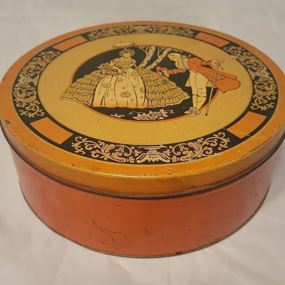 Antique Art Deco Tin Romantic Courting Couple  1920s - 1930s Round Storage 10